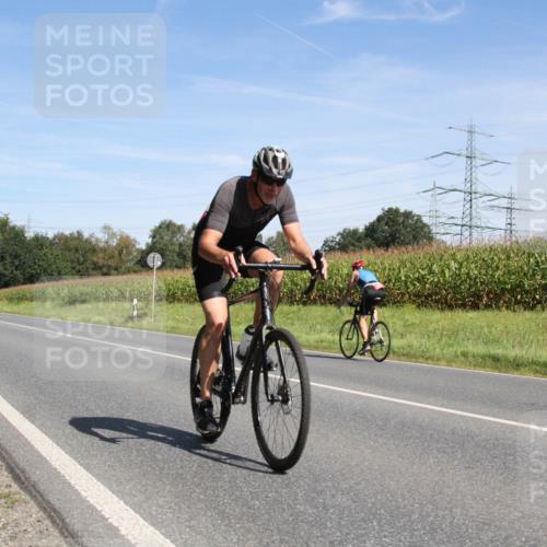 01.09.2024 - 17. Tribühne Triathlon H.Heesch http://msf.ph/oto/6944913 01.09.2024 12:01:22 Radfahren 500, 516, 537, 571 meine-sportfotos.de