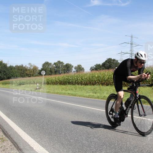 01.09.2024 - 17. Tribühne Triathlon H.Heesch http://msf.ph/oto/6944919 01.09.2024 12:01:31 Radfahren 333, 519 meine-sportfotos.de