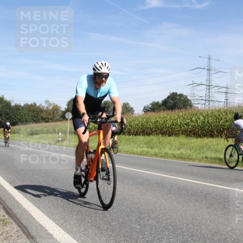 01.09.2024 - 17. Tribühne Triathlon H.Heesch http://msf.ph/oto/6944934 01.09.2024 12:02:02 Radfahren 532, 547, 568, 604, 627, 643, 701 meine-sportfotos.de