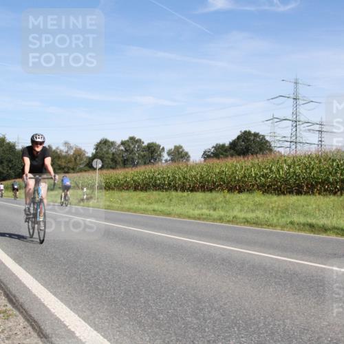 01.09.2024 - 17. Tribühne Triathlon H.Heesch http://msf.ph/oto/6944945 01.09.2024 12:02:10 Radfahren 472, 528, 604, 607, 641, 646, 649, 697, 698, 712 meine-sportfotos.de