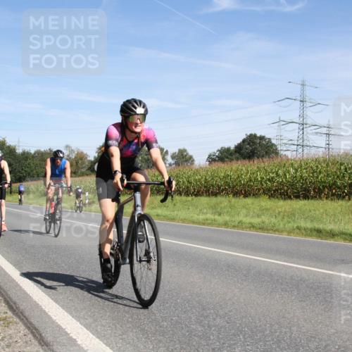 01.09.2024 - 17. Tribühne Triathlon H.Heesch http://msf.ph/oto/6944950 01.09.2024 12:02:13 Radfahren 472, 528, 607, 641, 646, 649, 697, 698, 712 meine-sportfotos.de