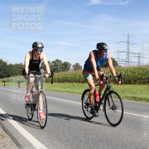 01.09.2024 - 17. Tribühne Triathlon H.Heesch http://msf.ph/oto/6944953 01.09.2024 12:02:13 Radfahren 472, 528, 607, 641, 646, 649, 697, 698, 712 meine-sportfotos.de
