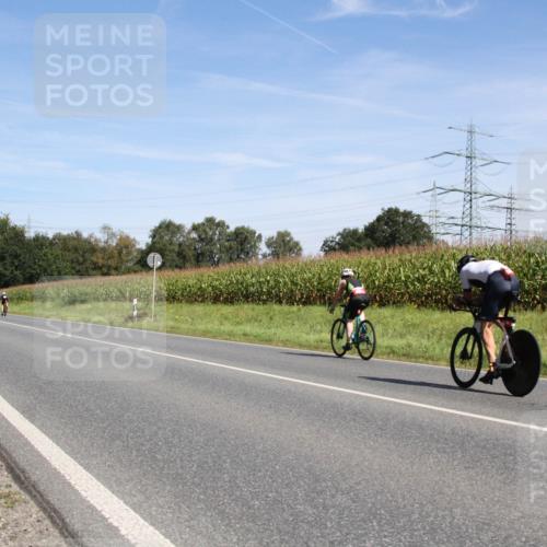 01.09.2024 - 17. Tribühne Triathlon H.Heesch http://msf.ph/oto/6944960 01.09.2024 12:02:15 Radfahren 472, 528, 572, 607, 641, 646, 649, 697, 698 meine-sportfotos.de