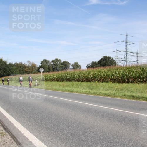 01.09.2024 - 17. Tribühne Triathlon H.Heesch http://msf.ph/oto/6944964 01.09.2024 12:02:20 Radfahren 464, 572, 697 meine-sportfotos.de