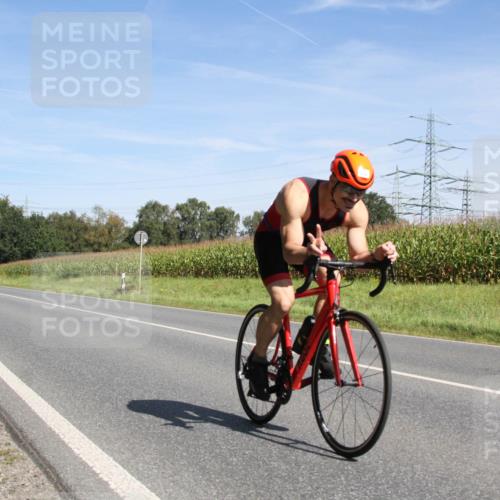 01.09.2024 - 17. Tribühne Triathlon H.Heesch http://msf.ph/oto/6945001 01.09.2024 12:03:28 Radfahren 315, 678 meine-sportfotos.de