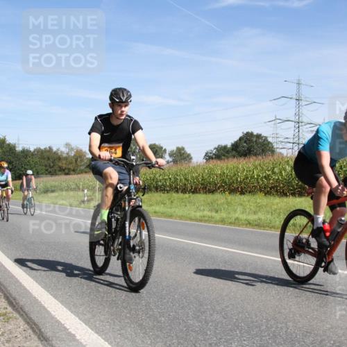 01.09.2024 - 17. Tribühne Triathlon H.Heesch http://msf.ph/oto/6945004 01.09.2024 12:03:36 Radfahren 364, 471, 518, 523, 533, 694 meine-sportfotos.de
