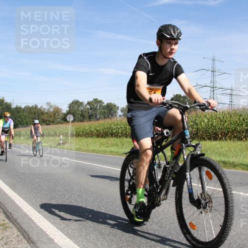 01.09.2024 - 17. Tribühne Triathlon H.Heesch http://msf.ph/oto/6945007 01.09.2024 12:03:36 Radfahren 364, 471, 518, 523, 533, 694 meine-sportfotos.de