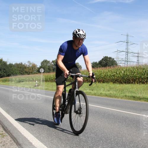 01.09.2024 - 17. Tribühne Triathlon H.Heesch http://msf.ph/oto/6945022 01.09.2024 12:03:53 Radfahren 507, 531 meine-sportfotos.de