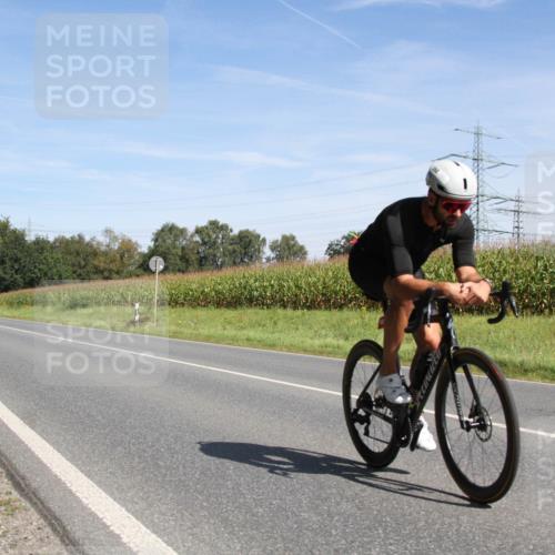 01.09.2024 - 17. Tribühne Triathlon H.Heesch http://msf.ph/oto/6945032 01.09.2024 12:04:20 Radfahren 594 meine-sportfotos.de