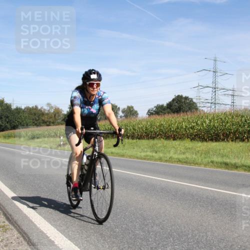 01.09.2024 - 17. Tribühne Triathlon H.Heesch http://msf.ph/oto/6945033 01.09.2024 12:04:26 Radfahren 522, 549, 563 meine-sportfotos.de
