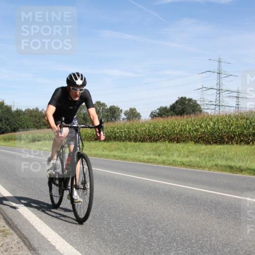 01.09.2024 - 17. Tribühne Triathlon H.Heesch http://msf.ph/oto/6945039 01.09.2024 12:04:31 Radfahren 522, 549, 563, 666 meine-sportfotos.de