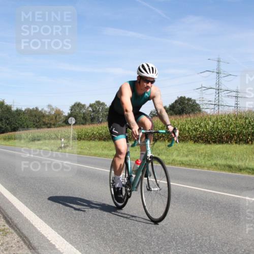 01.09.2024 - 17. Tribühne Triathlon H.Heesch http://msf.ph/oto/6945091 01.09.2024 12:05:46 Radfahren 526, 668, 709 meine-sportfotos.de
