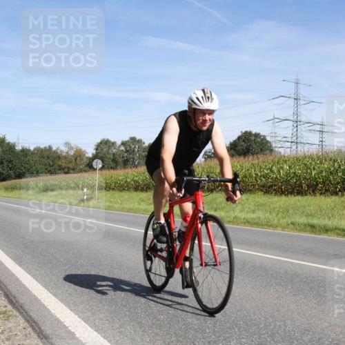 01.09.2024 - 17. Tribühne Triathlon H.Heesch http://msf.ph/oto/6945102 01.09.2024 12:06:03 Radfahren 459 meine-sportfotos.de