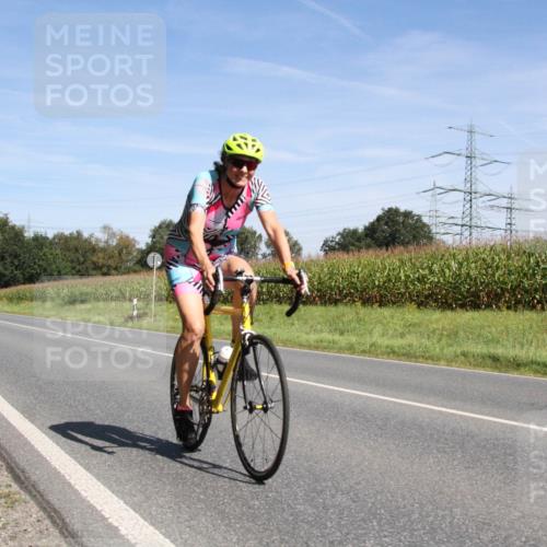 01.09.2024 - 17. Tribühne Triathlon H.Heesch http://msf.ph/oto/6945107 01.09.2024 12:06:12 Radfahren 483, 539, 561, 611, 704 meine-sportfotos.de