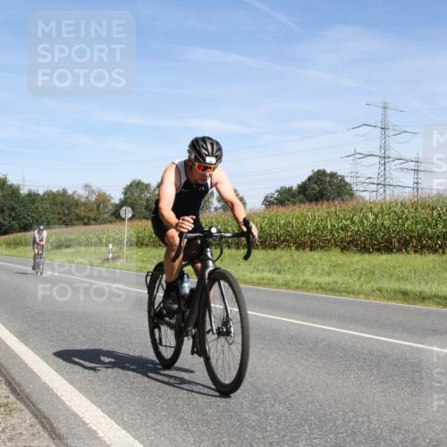 01.09.2024 - 17. Tribühne Triathlon H.Heesch http://msf.ph/oto/6945109 01.09.2024 12:06:15 Radfahren 483, 539, 561, 611, 704 meine-sportfotos.de
