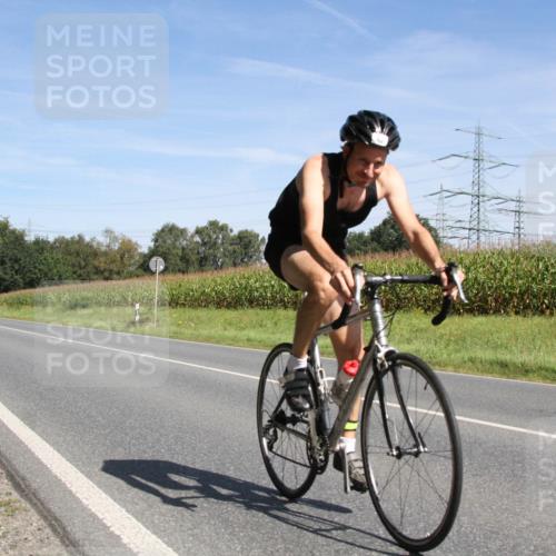 01.09.2024 - 17. Tribühne Triathlon H.Heesch http://msf.ph/oto/6945114 01.09.2024 12:06:17 Radfahren 483, 539, 611, 704 meine-sportfotos.de