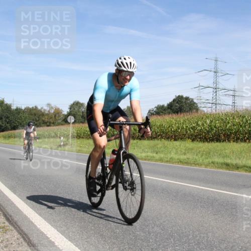 01.09.2024 - 17. Tribühne Triathlon H.Heesch http://msf.ph/oto/6945119 01.09.2024 12:06:29 Radfahren 492, 541, 584, 663, 685 meine-sportfotos.de