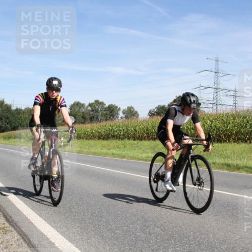 01.09.2024 - 17. Tribühne Triathlon H.Heesch http://msf.ph/oto/6945122 01.09.2024 12:06:30 Radfahren 492, 541, 584, 663, 685 meine-sportfotos.de