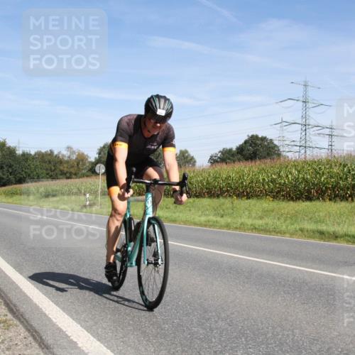 01.09.2024 - 17. Tribühne Triathlon H.Heesch http://msf.ph/oto/6945130 01.09.2024 12:06:34 Radfahren 492, 541, 584, 663, 685 meine-sportfotos.de