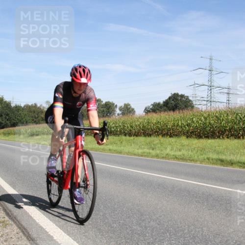 01.09.2024 - 17. Tribühne Triathlon H.Heesch http://msf.ph/oto/6945149 01.09.2024 12:07:27 Radfahren 506, 543, 646 meine-sportfotos.de