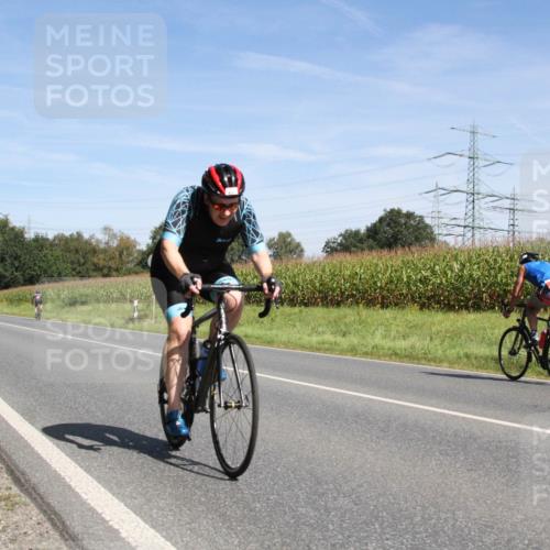 01.09.2024 - 17. Tribühne Triathlon H.Heesch http://msf.ph/oto/6945161 01.09.2024 12:07:35 Radfahren 473, 482, 506, 649 meine-sportfotos.de