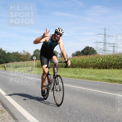 01.09.2024 - 17. Tribühne Triathlon H.Heesch http://msf.ph/oto/6945166 01.09.2024 12:07:41 Radfahren 482, 691 meine-sportfotos.de