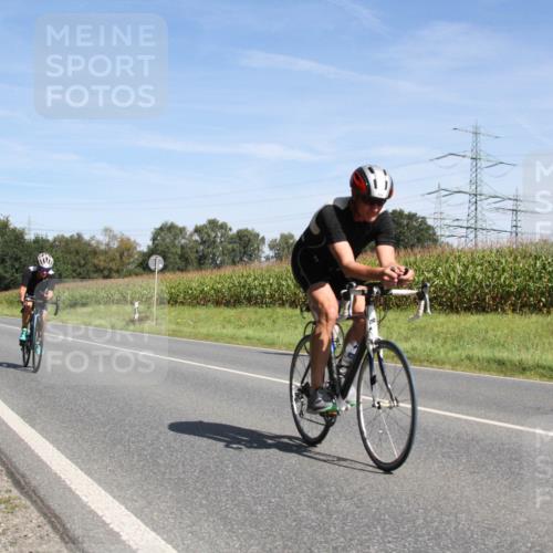 01.09.2024 - 17. Tribühne Triathlon H.Heesch http://msf.ph/oto/6945183 01.09.2024 12:08:01 Radfahren 503, 527, 614, 620, 693 meine-sportfotos.de