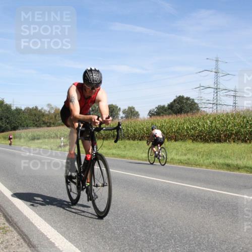 01.09.2024 - 17. Tribühne Triathlon H.Heesch http://msf.ph/oto/6945196 01.09.2024 12:08:14 Radfahren 501, 609, 613, 687 meine-sportfotos.de