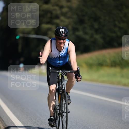 01.09.2024 - 17. Tribühne Triathlon H.Heesch http://msf.ph/oto/6945212 01.09.2024 11:46:00 Radfahren 332, 561 meine-sportfotos.de