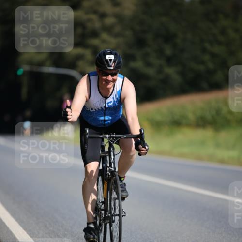 01.09.2024 - 17. Tribühne Triathlon H.Heesch http://msf.ph/oto/6945215 01.09.2024 11:46:00 Radfahren 332, 561 meine-sportfotos.de