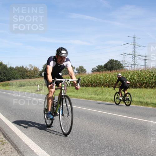 01.09.2024 - 17. Tribühne Triathlon H.Heesch http://msf.ph/oto/6945238 01.09.2024 12:08:52 Radfahren 585, 594, 630, 662 meine-sportfotos.de