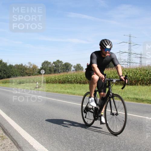 01.09.2024 - 17. Tribühne Triathlon H.Heesch http://msf.ph/oto/6945250 01.09.2024 12:09:03 Radfahren 612, 683 meine-sportfotos.de