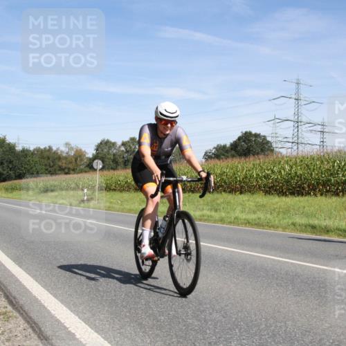 01.09.2024 - 17. Tribühne Triathlon H.Heesch http://msf.ph/oto/6945290 01.09.2024 12:09:46 Radfahren 598, 653, 686, 692 meine-sportfotos.de