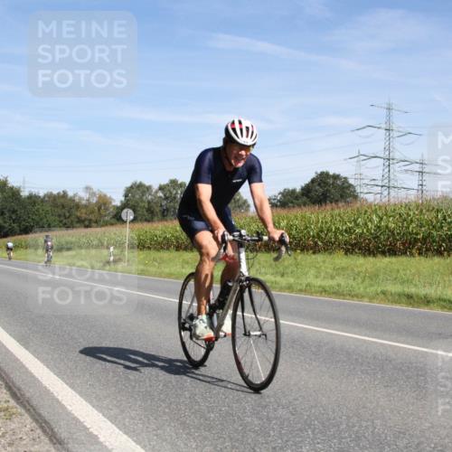 01.09.2024 - 17. Tribühne Triathlon H.Heesch http://msf.ph/oto/6945317 01.09.2024 12:10:04 Radfahren 402, 536, 582, 608, 666, 667, 670, 675 meine-sportfotos.de