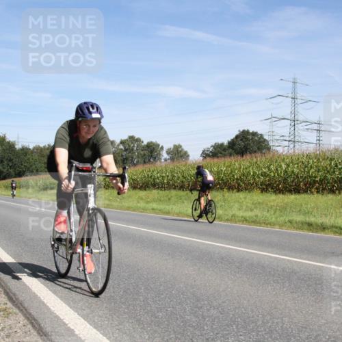 01.09.2024 - 17. Tribühne Triathlon H.Heesch http://msf.ph/oto/6945323 01.09.2024 12:10:06 Radfahren 402, 515, 536, 608, 666, 667, 669, 670, 675 meine-sportfotos.de