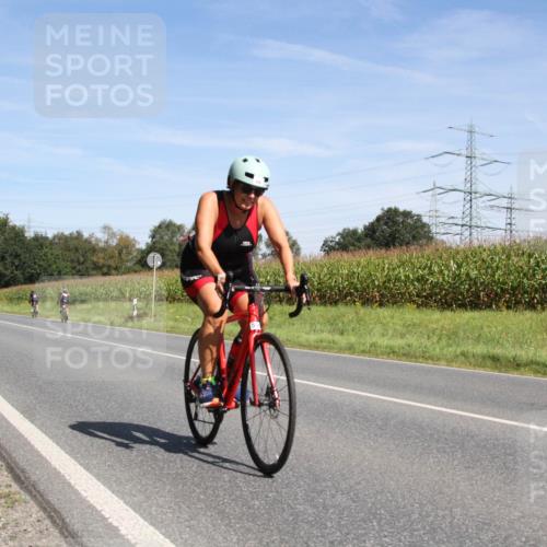 01.09.2024 - 17. Tribühne Triathlon H.Heesch http://msf.ph/oto/6945336 01.09.2024 12:10:15 Radfahren 440, 515, 556, 573, 631, 669 meine-sportfotos.de
