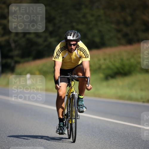 01.09.2024 - 17. Tribühne Triathlon H.Heesch http://msf.ph/oto/6945340 01.09.2024 11:46:43 Radfahren 347, 400, 506, 560 meine-sportfotos.de