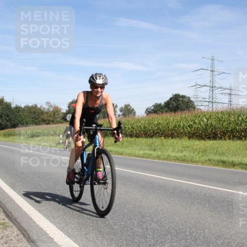 01.09.2024 - 17. Tribühne Triathlon H.Heesch http://msf.ph/oto/6945342 01.09.2024 12:10:19 Radfahren 556, 573, 631 meine-sportfotos.de