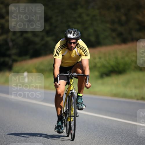 01.09.2024 - 17. Tribühne Triathlon H.Heesch http://msf.ph/oto/6945344 01.09.2024 11:46:43 Radfahren 347, 400, 506, 560 meine-sportfotos.de