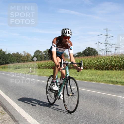 01.09.2024 - 17. Tribühne Triathlon H.Heesch http://msf.ph/oto/6945345 01.09.2024 12:10:30 Radfahren 644 meine-sportfotos.de
