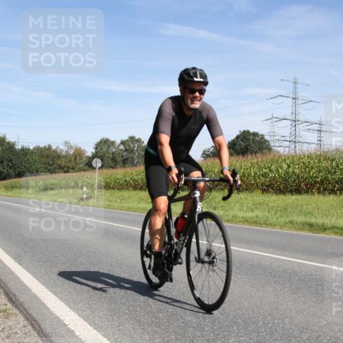 01.09.2024 - 17. Tribühne Triathlon H.Heesch http://msf.ph/oto/6945351 01.09.2024 12:10:38 Radfahren 460, 574, 624 meine-sportfotos.de