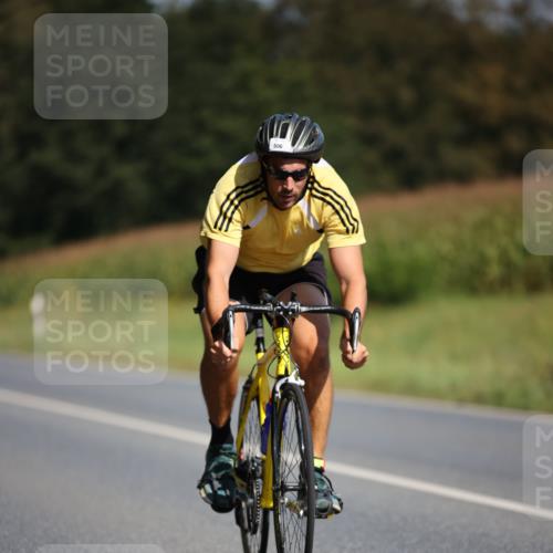 01.09.2024 - 17. Tribühne Triathlon H.Heesch http://msf.ph/oto/6945355 01.09.2024 11:46:43 Radfahren 347, 400, 506, 560 meine-sportfotos.de