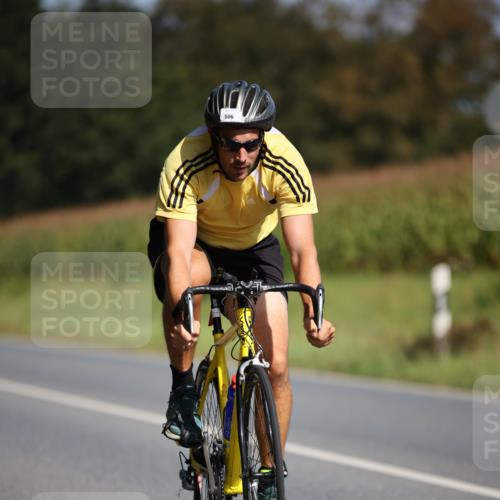01.09.2024 - 17. Tribühne Triathlon H.Heesch http://msf.ph/oto/6945361 01.09.2024 11:46:43 Radfahren 347, 400, 506, 560 meine-sportfotos.de