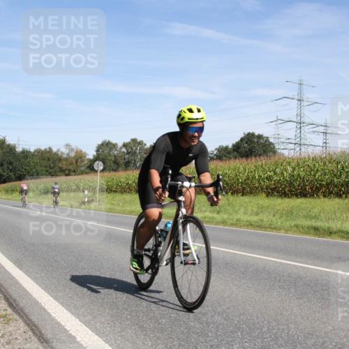 01.09.2024 - 17. Tribühne Triathlon H.Heesch http://msf.ph/oto/6945386 01.09.2024 12:11:07 Radfahren 591, 611 meine-sportfotos.de