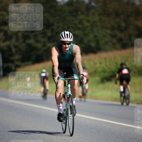 01.09.2024 - 17. Tribühne Triathlon H.Heesch http://msf.ph/oto/6945393 01.09.2024 11:47:12 Radfahren 349, 377, 415, 526, 541 meine-sportfotos.de