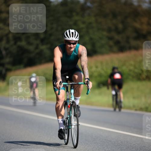 01.09.2024 - 17. Tribühne Triathlon H.Heesch http://msf.ph/oto/6945399 01.09.2024 11:47:12 Radfahren 349, 377, 415, 526, 541 meine-sportfotos.de