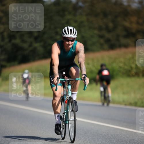 01.09.2024 - 17. Tribühne Triathlon H.Heesch http://msf.ph/oto/6945402 01.09.2024 11:47:12 Radfahren 349, 377, 415, 526, 541 meine-sportfotos.de