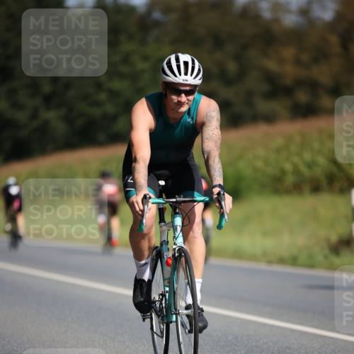 01.09.2024 - 17. Tribühne Triathlon H.Heesch http://msf.ph/oto/6945409 01.09.2024 11:47:12 Radfahren 349, 377, 415, 526, 541 meine-sportfotos.de
