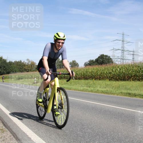 01.09.2024 - 17. Tribühne Triathlon H.Heesch http://msf.ph/oto/6945419 01.09.2024 12:11:41 Radfahren 449 meine-sportfotos.de