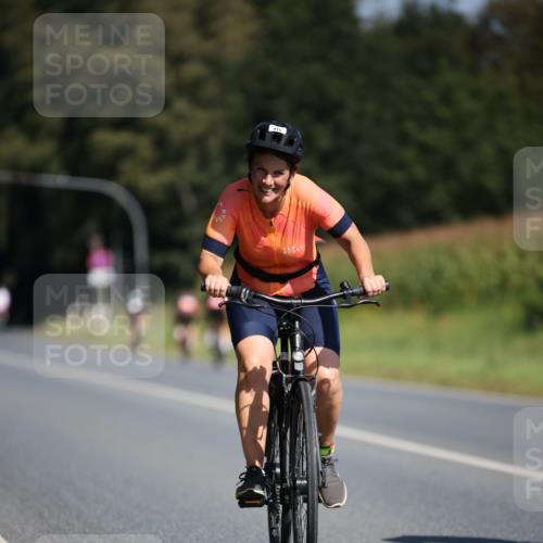 01.09.2024 - 17. Tribühne Triathlon H.Heesch http://msf.ph/oto/6945438 01.09.2024 11:47:16 Radfahren 349, 377, 415, 473, 522, 541 meine-sportfotos.de